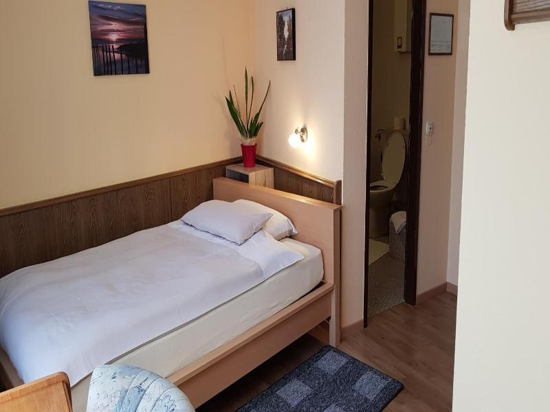 Hotel Julia image