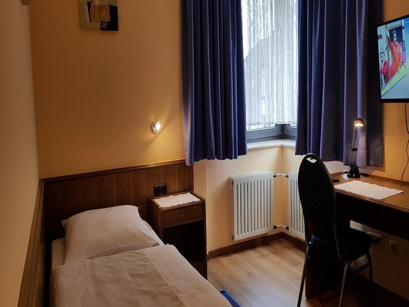 Hotel Julia image
