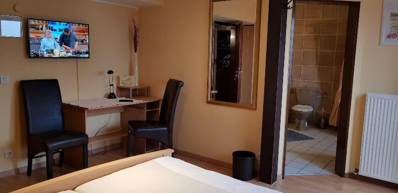 Hotel Julia image