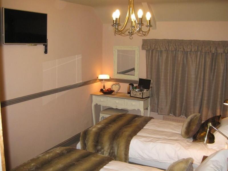 Pen Mill Hotel image
