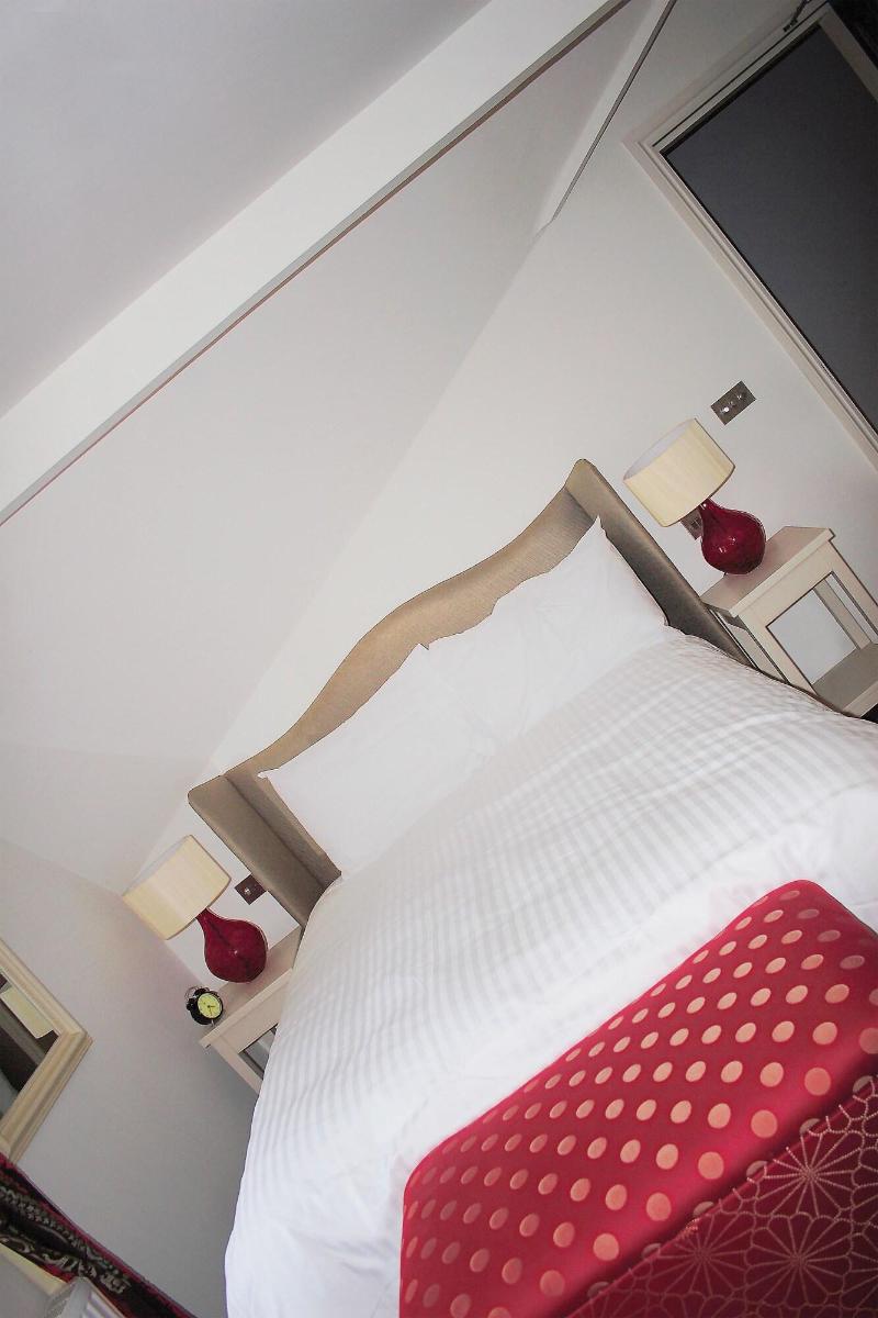 The Wheatley Arms image
