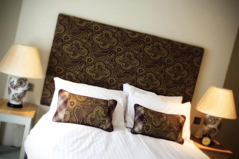 The Wheatley Arms image