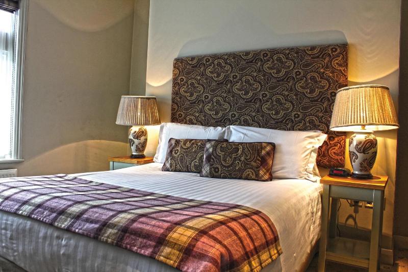 The Wheatley Arms image