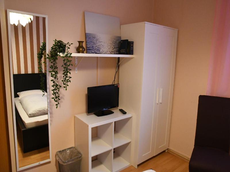 Hotel-pension Charlottenburg image