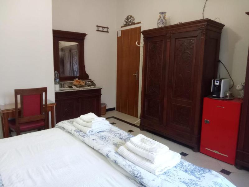 Villa Fiorita image