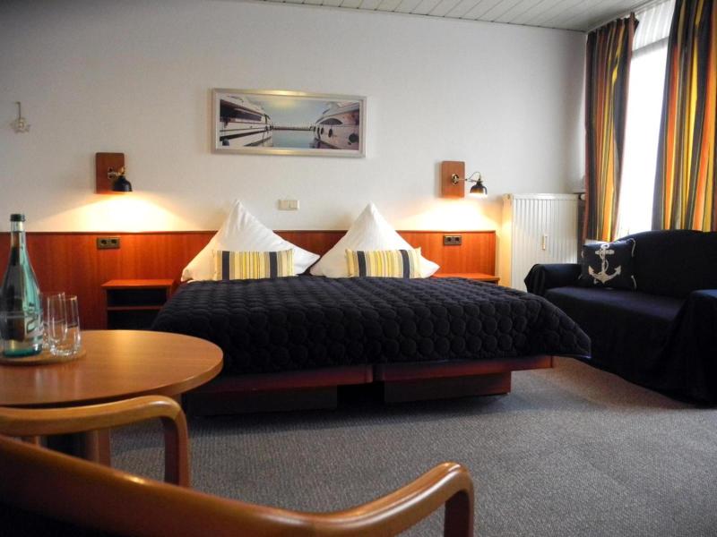 MediTerra Hotel & Restaurant image