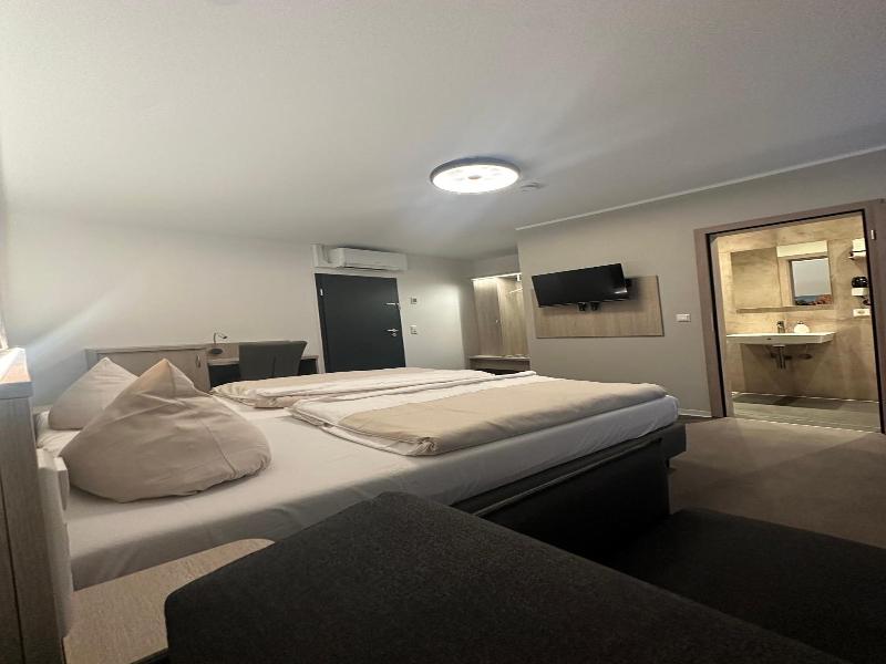 MediTerra Hotel & Restaurant image