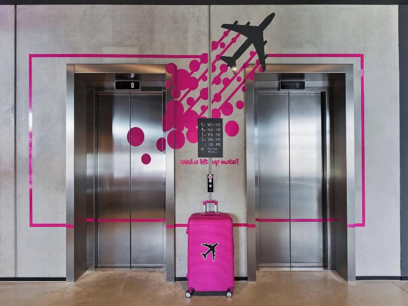 Moxy Frankfurt Airport Kelsterbach image