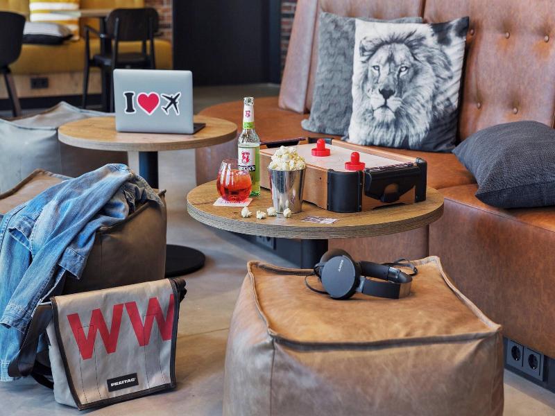 Moxy Frankfurt Airport Kelsterbach image