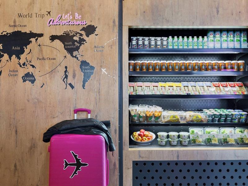 Moxy Frankfurt Airport Kelsterbach image