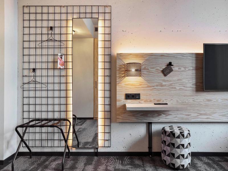 Moxy Frankfurt Airport Kelsterbach image