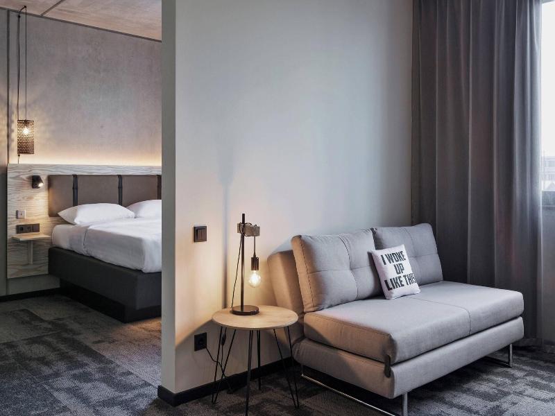 Moxy Frankfurt Airport Kelsterbach image