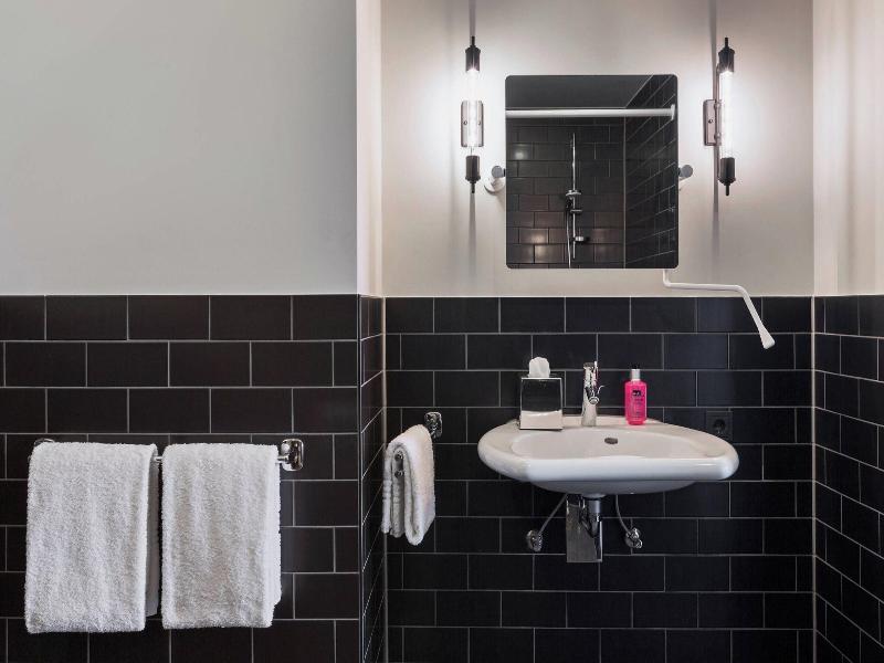 Moxy Frankfurt Airport Kelsterbach image