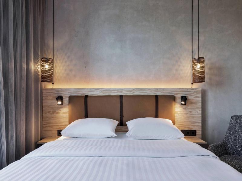 Moxy Frankfurt Airport Kelsterbach image