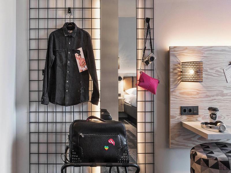 Moxy Frankfurt Airport Kelsterbach image