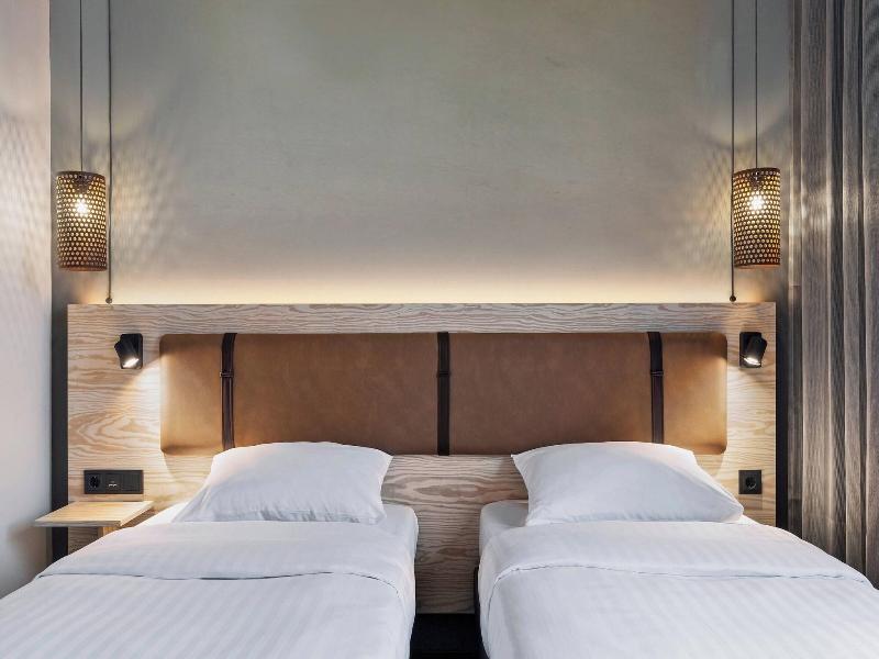 Moxy Frankfurt Airport Kelsterbach image