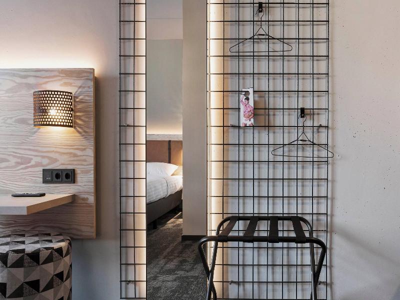 Moxy Frankfurt Airport Kelsterbach image