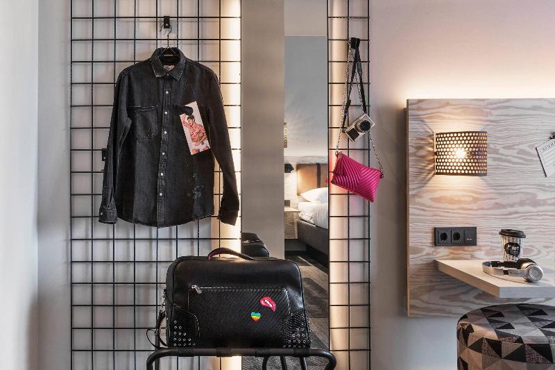 Moxy Frankfurt Airport Kelsterbach image