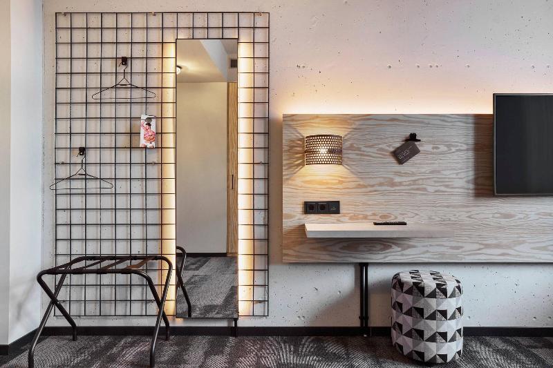 Moxy Frankfurt Airport Kelsterbach image