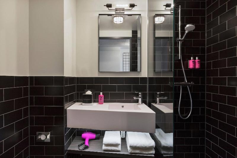 Moxy Frankfurt Airport Kelsterbach image