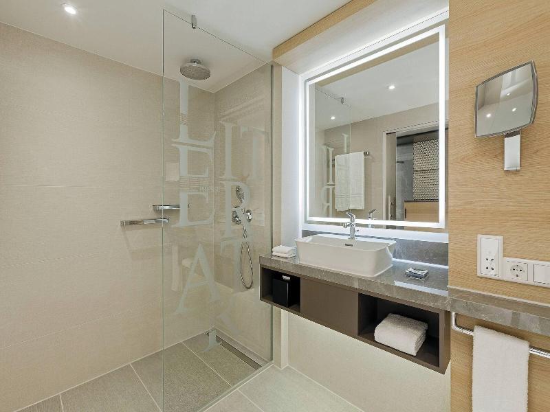 Frankfurt Airport Marriott Hotel image