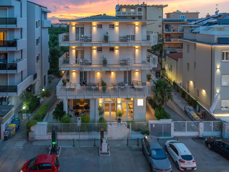 Hotel Riva E Mare image