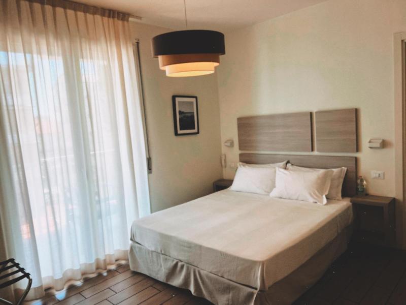 Hotel Riva E Mare image