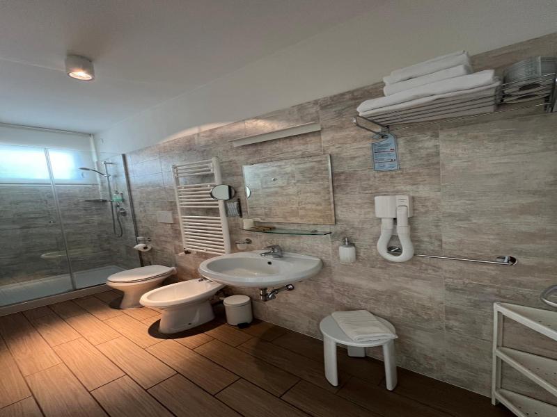 Hotel Riva E Mare image