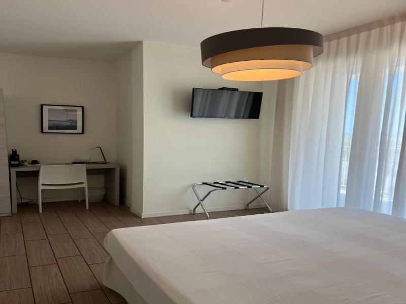 Hotel Riva E Mare image