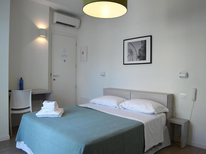 Hotel Riva E Mare image