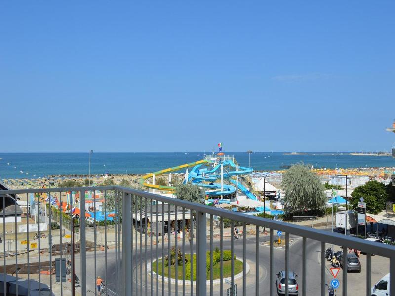 Hotel Riva E Mare image