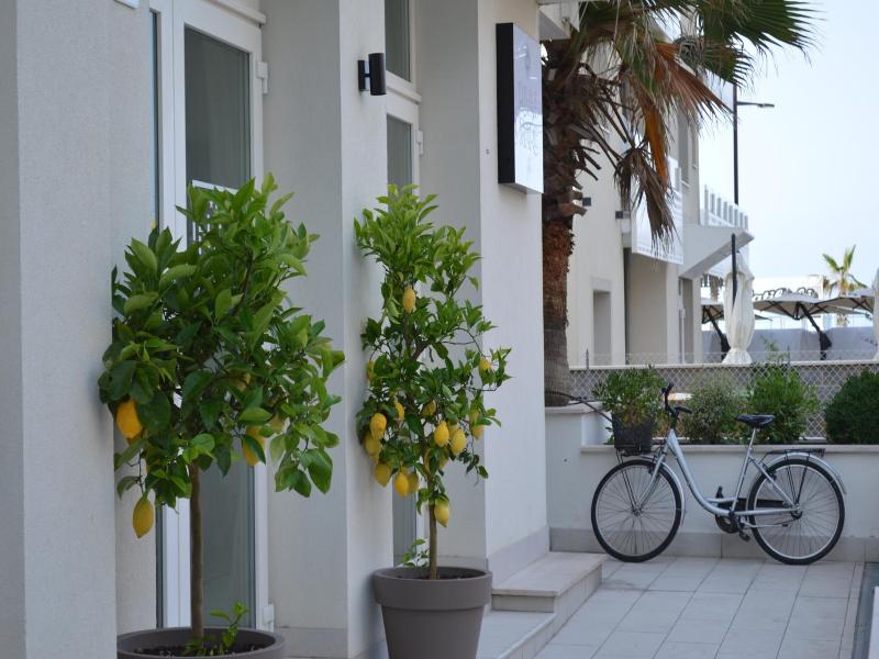 Hotel Riva E Mare image