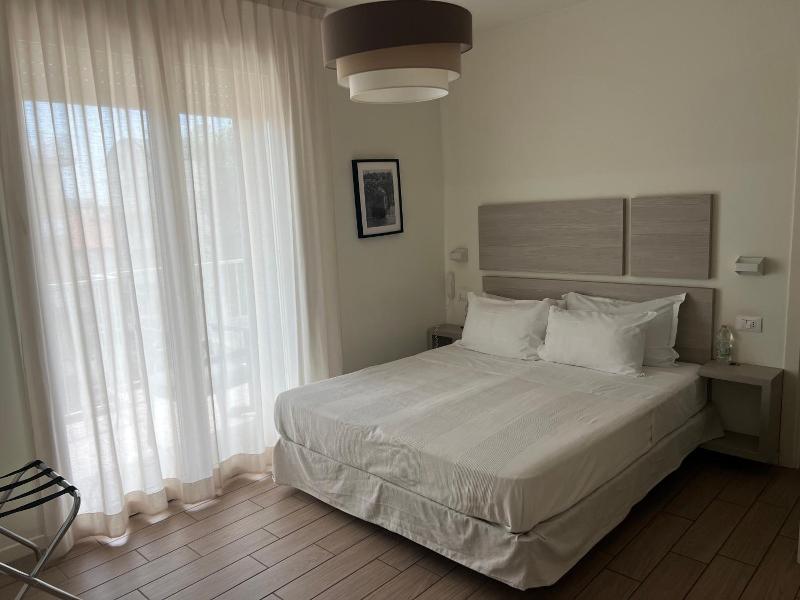 Hotel Riva E Mare image