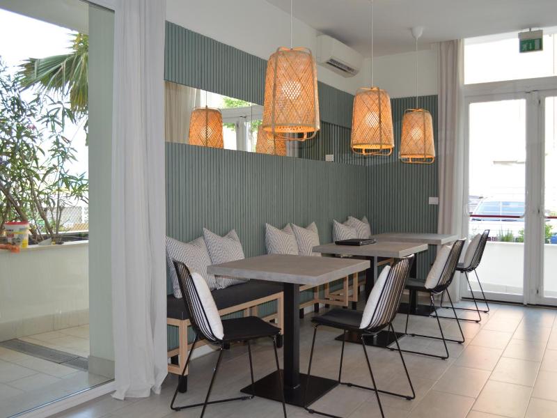 Hotel Riva E Mare image