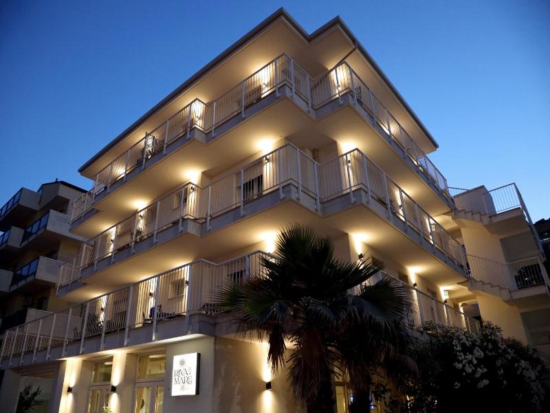Hotel Riva E Mare image