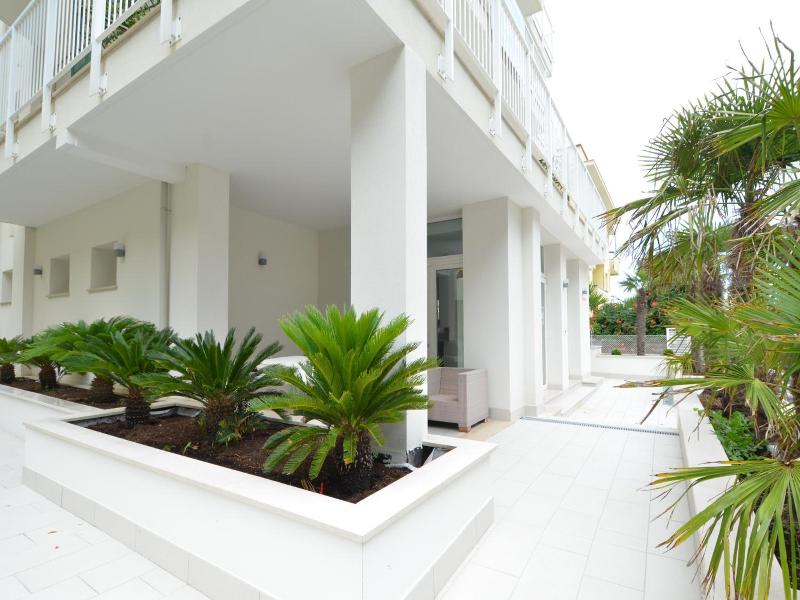 Hotel Riva E Mare image