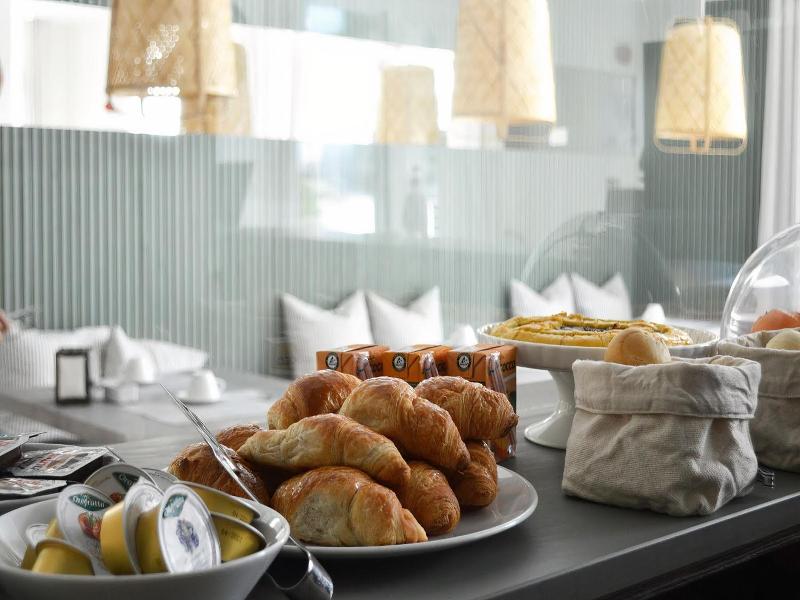 Hotel Riva E Mare image