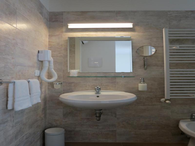 Hotel Riva E Mare image