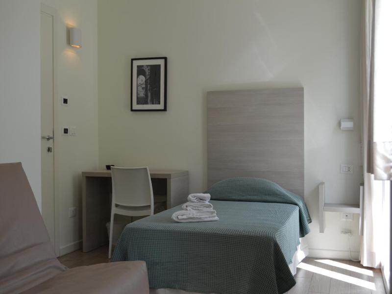 Hotel Riva E Mare image