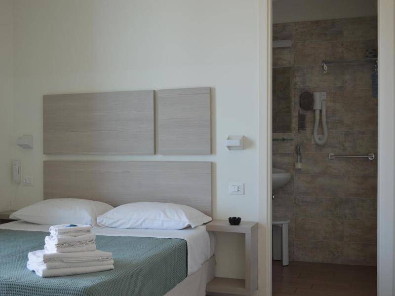 Hotel Riva E Mare image
