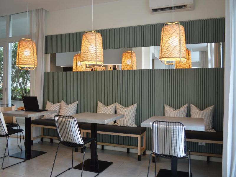 Hotel Riva E Mare image