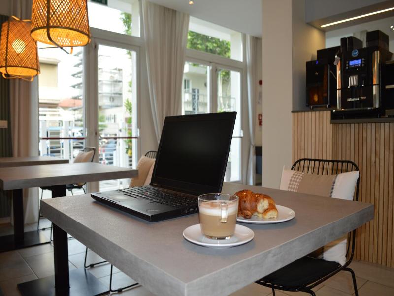 Hotel Riva E Mare image