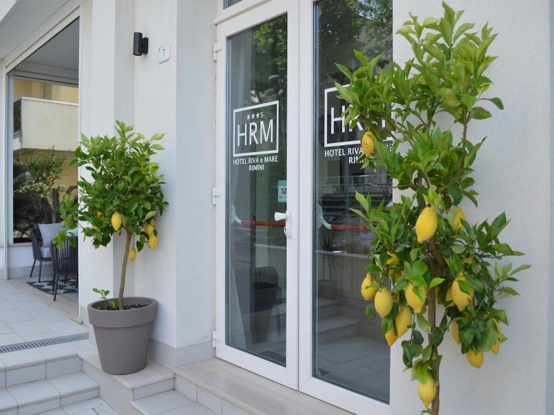 Hotel Riva E Mare image