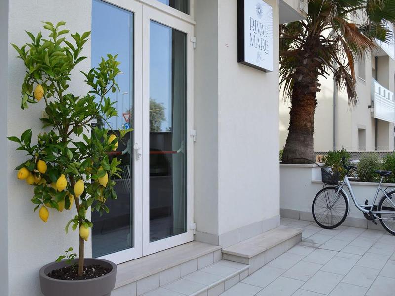 Hotel Riva E Mare image