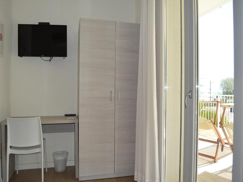 Hotel Riva E Mare image