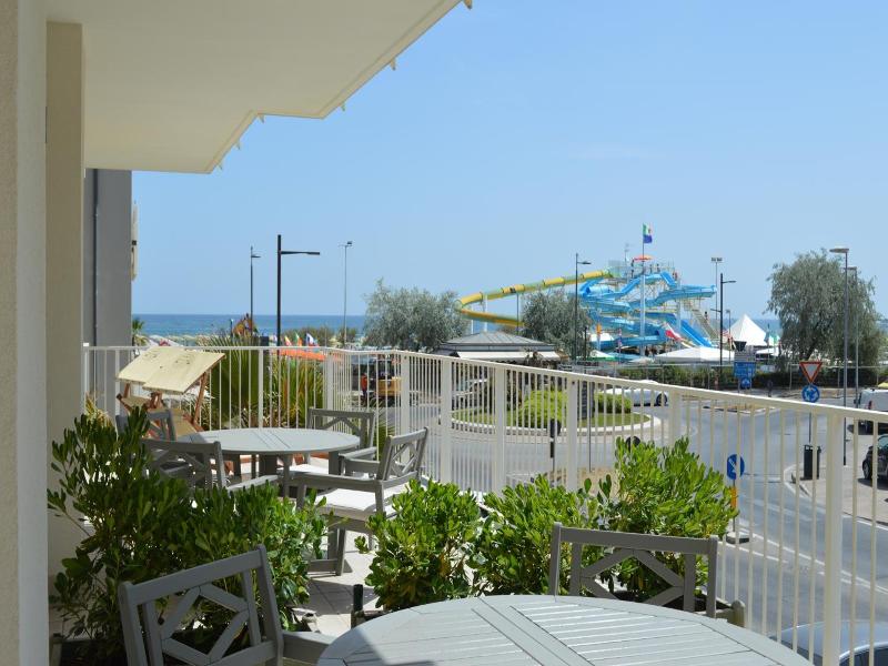 Hotel Riva E Mare image
