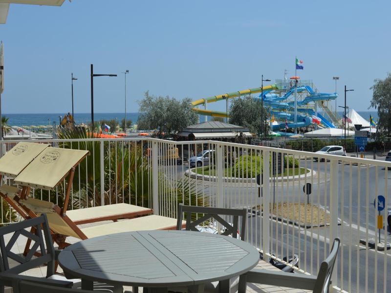 Hotel Riva E Mare image
