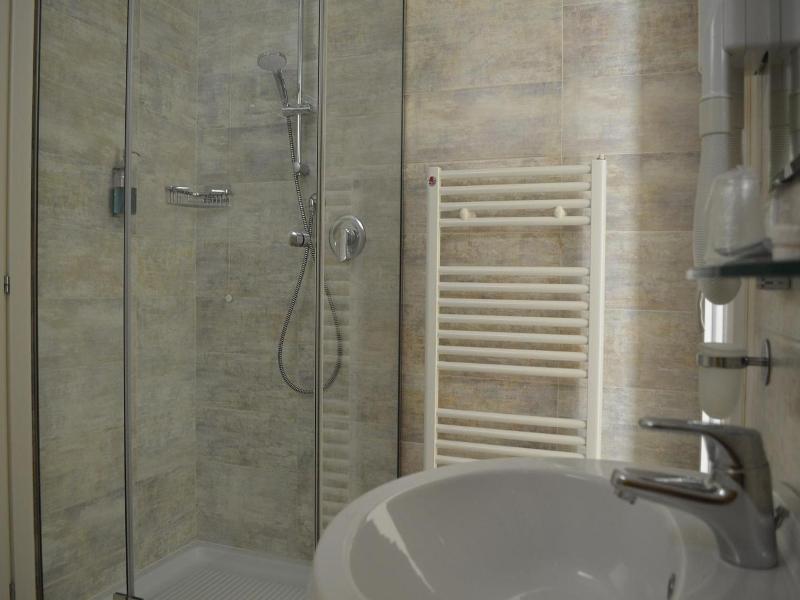 Hotel Riva E Mare image