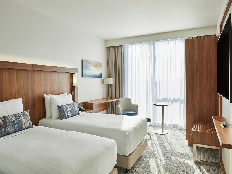 Courtyard By Marriott London Heathrow Airport image