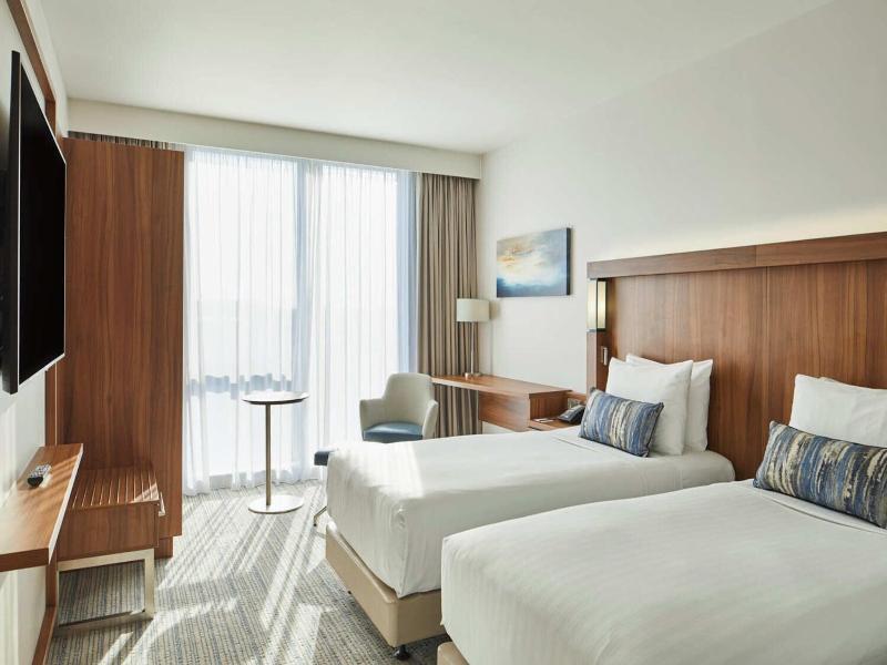 Courtyard By Marriott London Heathrow Airport image